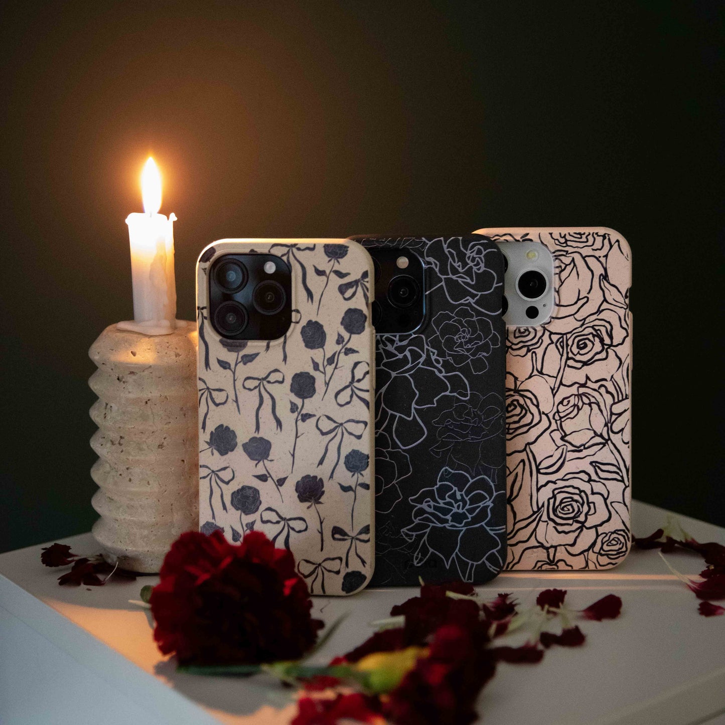 Black Gardenia Lines iPhone 14/16e Case